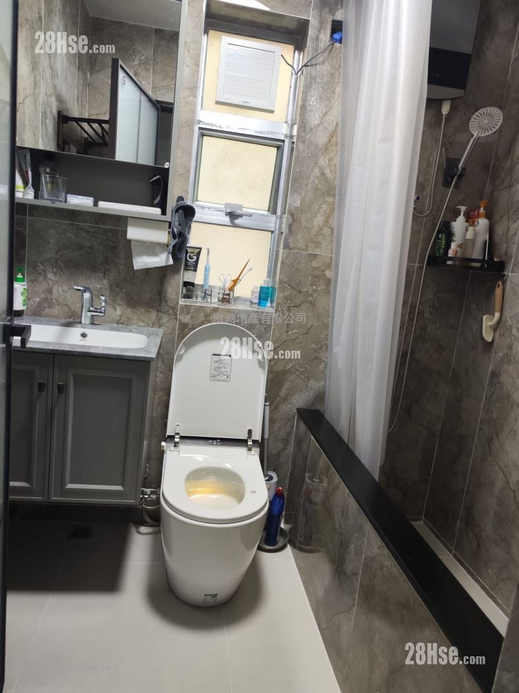 Village Sell 2 Bedrooms , 2 Bathrooms 700 ft²