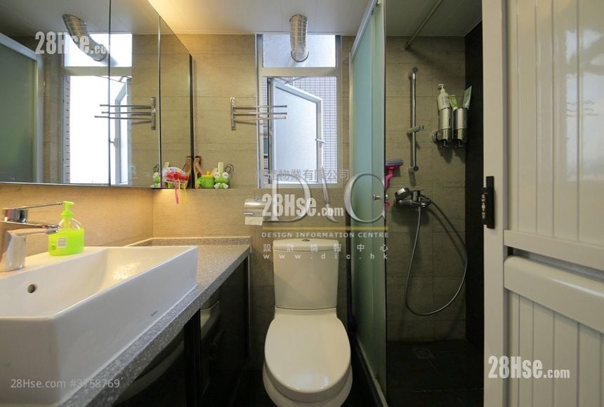 Carado Garden Sell 3 Bedrooms , 1 Bathroom 591 ft²