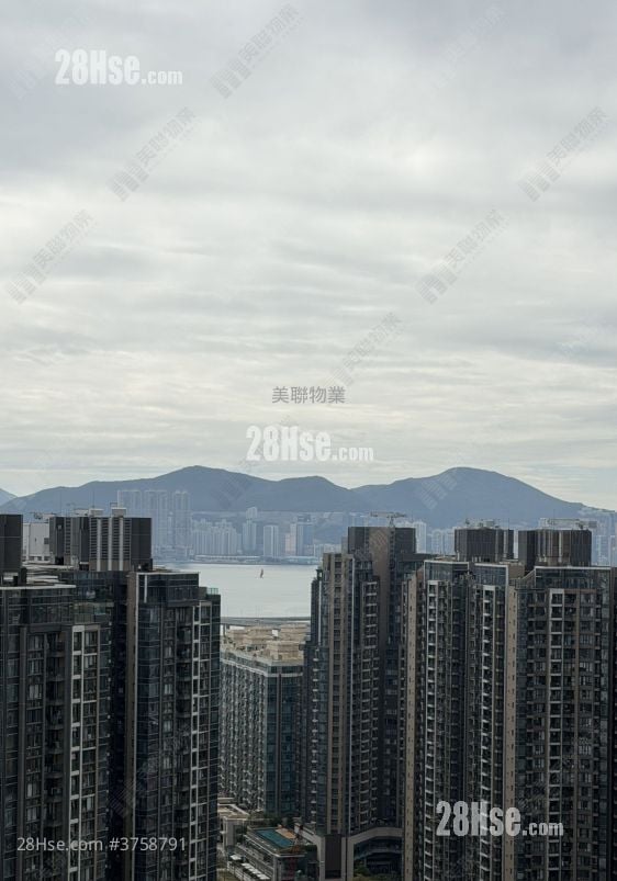 The Grandiose Sell 2 Bedrooms 453 ft²