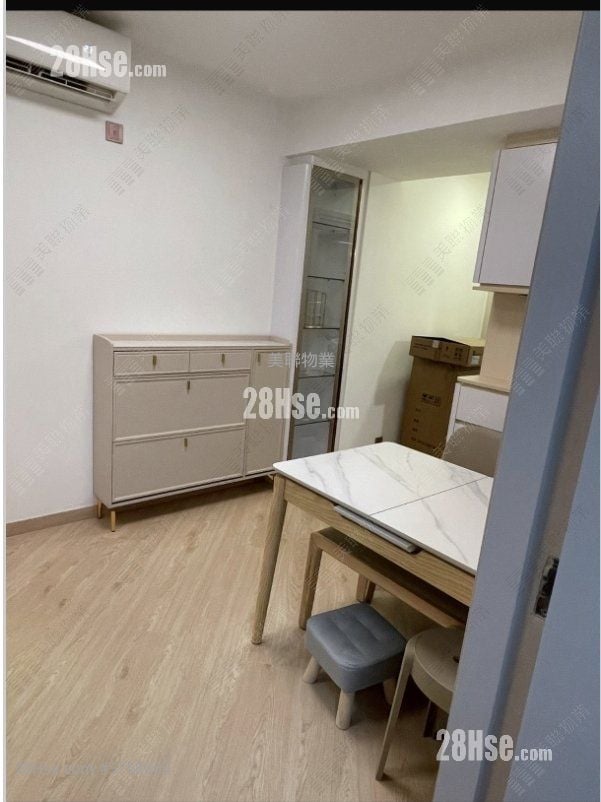 Park Central Sell 2 Bedrooms 438 ft²