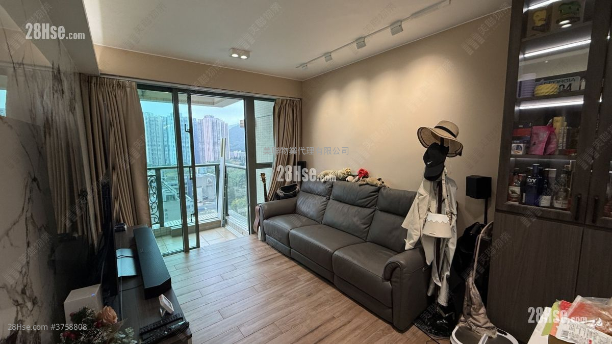 Residence Oasis Sell 3 Bedrooms , 2 Bathrooms 745 ft²