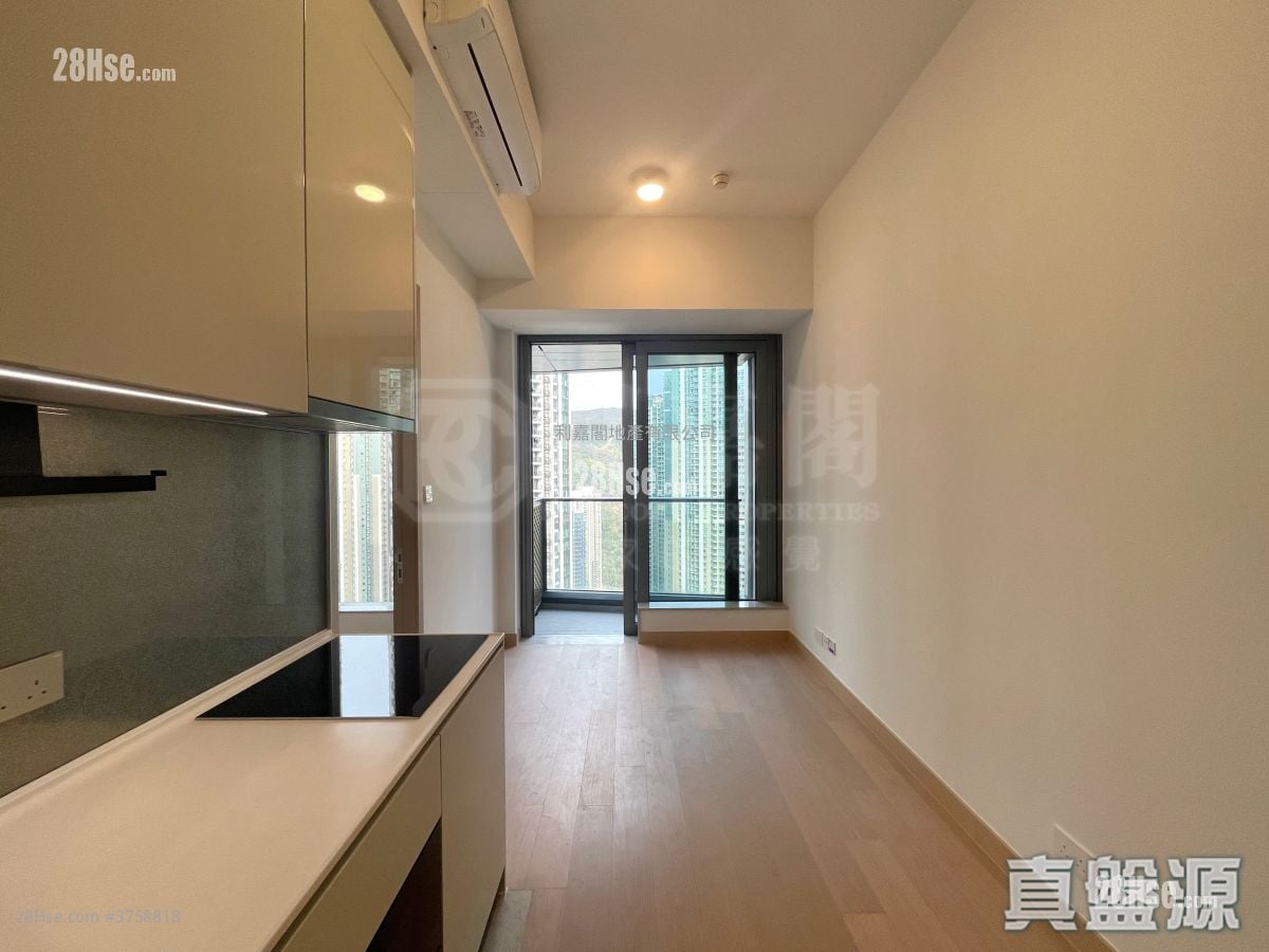 Seasons Place 售盘 1 房 , 1 浴室 322 平方尺