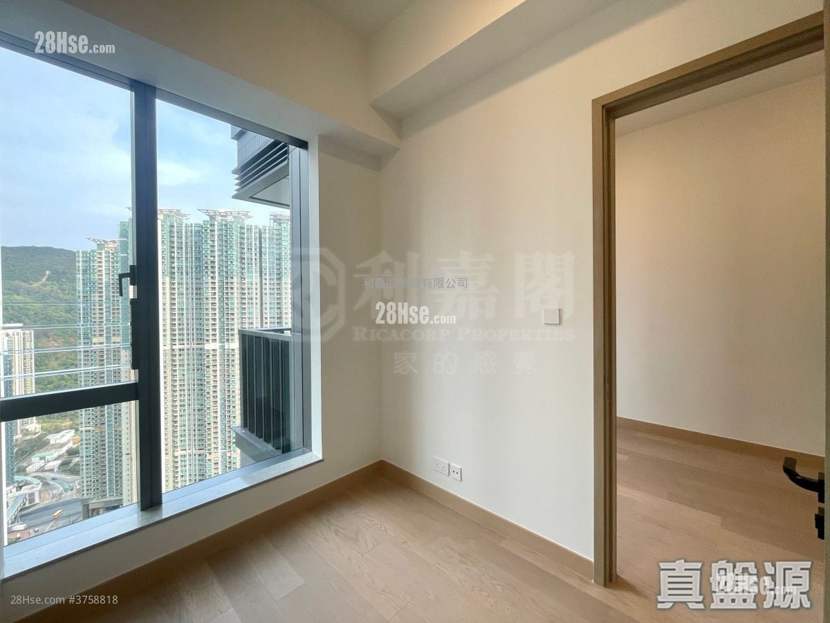 Seasons Place 售盘 1 房 , 1 浴室 322 平方尺