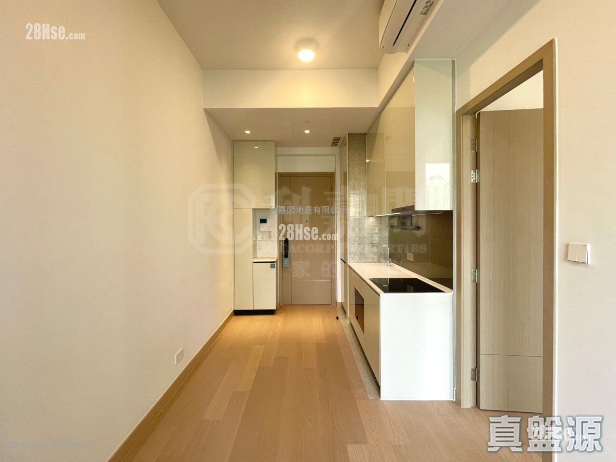 Seasons Place 售盘 1 房 , 1 浴室 322 平方尺