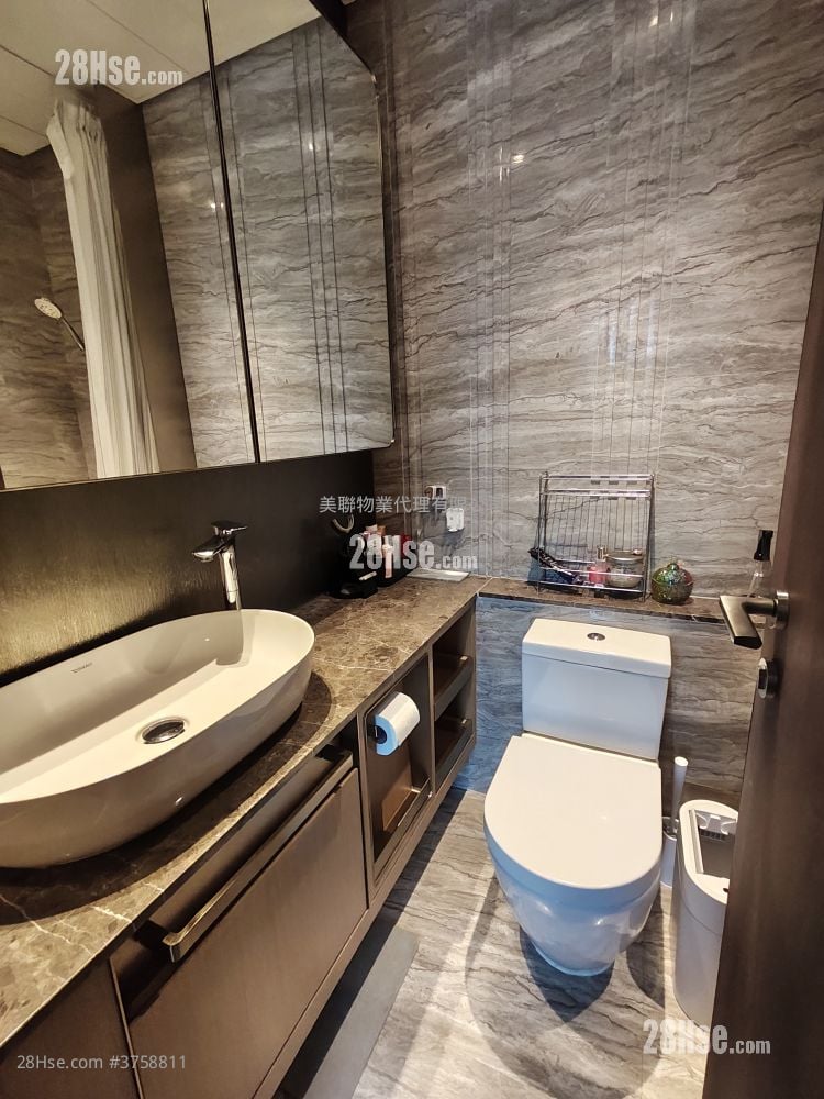 Maya Sell 2 Bedrooms , 1 Bathroom 495 ft²