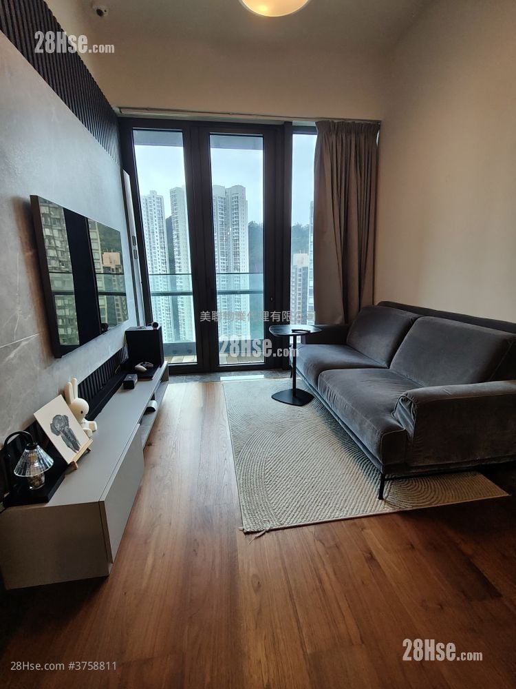 Maya Sell 2 Bedrooms , 1 Bathroom 495 ft²