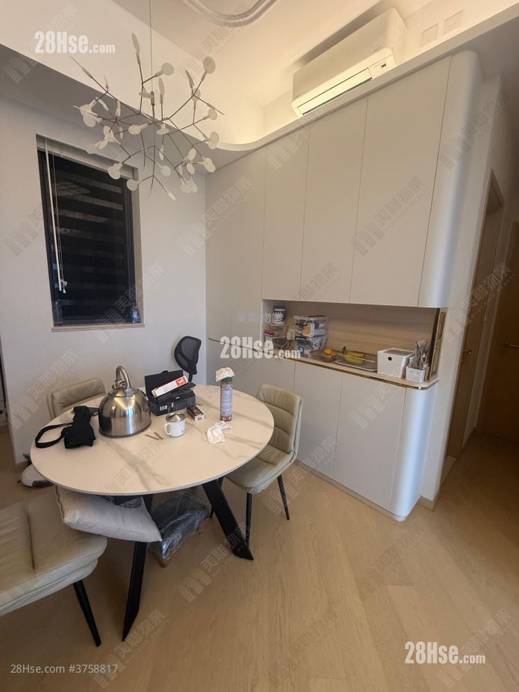 Lp10 Sell 3 Bedrooms 921 ft²