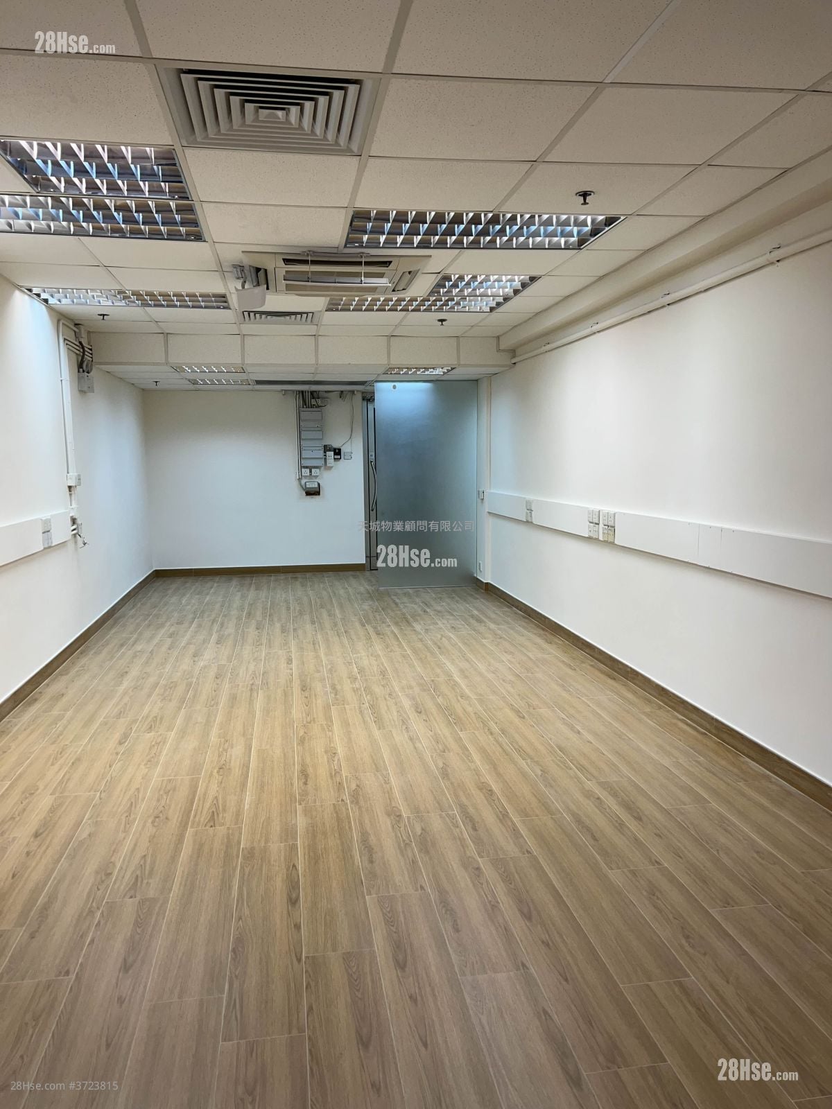 Rightful Centre Rental 2 Bedrooms , 1 Toilet