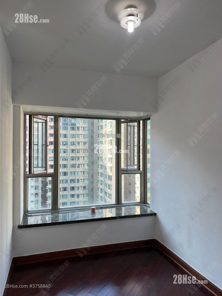 Tseung Kwan O Plaza Sell 2 Bedrooms 441 ft²