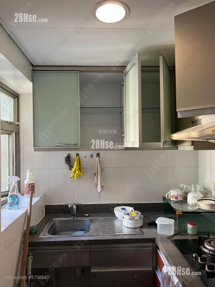 Tseung Kwan O Plaza Sell 2 Bedrooms 441 ft²