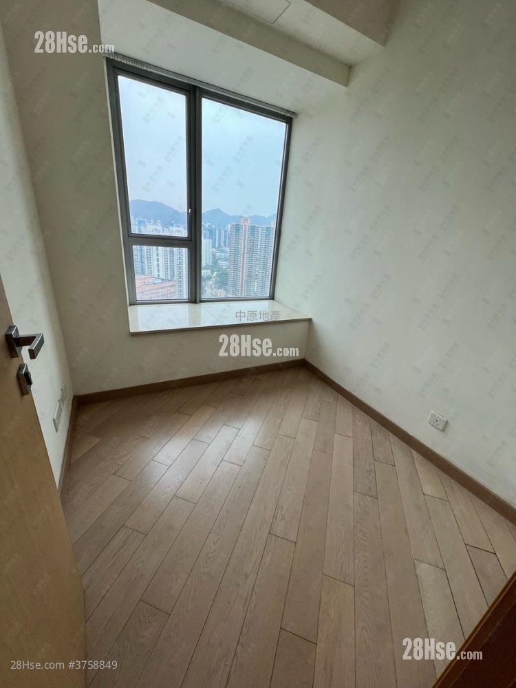 Century Gateway Sell 2 Bedrooms 473 ft²