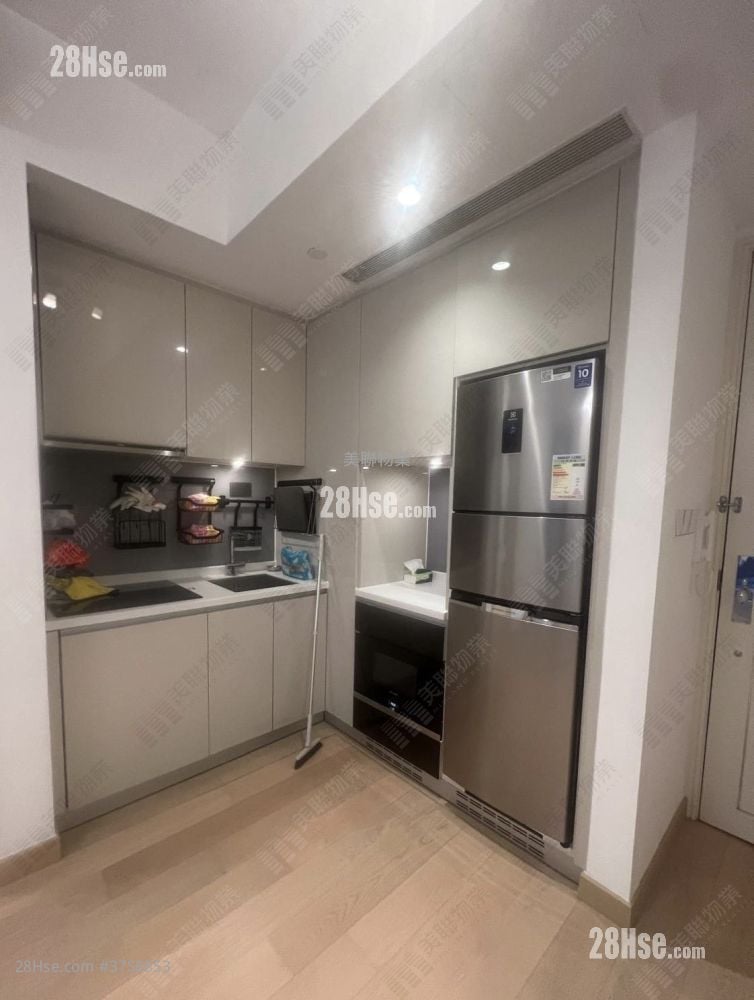 Monterey Sell 1 Bedroom 364 ft²