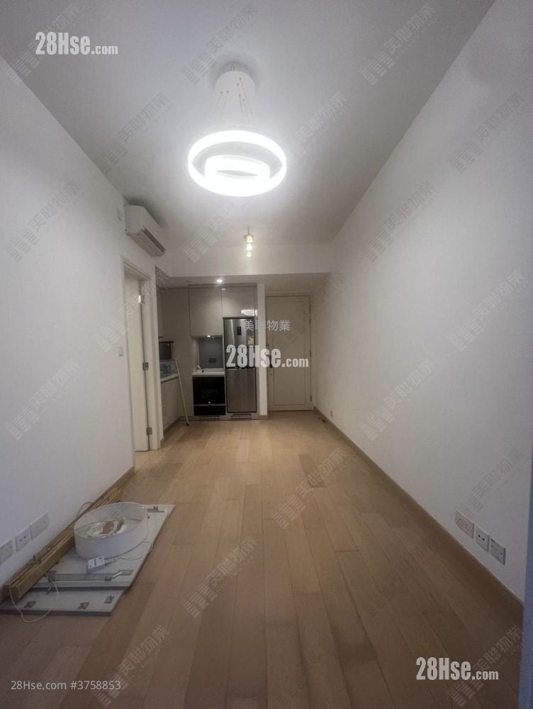 Monterey Sell 1 Bedroom 364 ft²