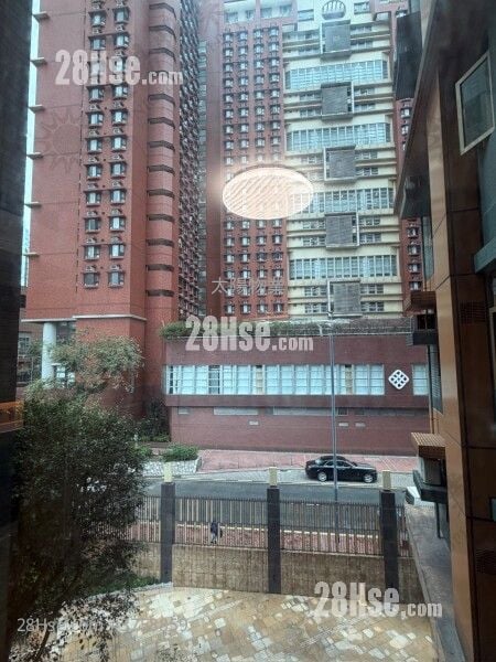 Harbour Place Sell 3 Bedrooms 589 ft²