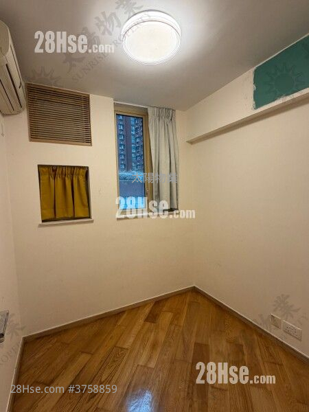 Harbour Place Sell 3 Bedrooms 589 ft²