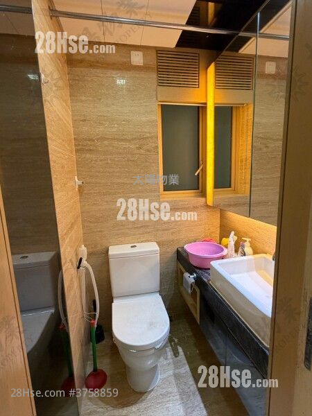 Harbour Place Sell 3 Bedrooms 589 ft²