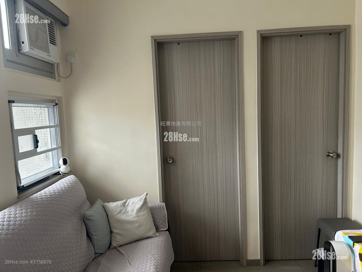 Hong Wah Mansion Sell 2 Bedrooms 325 ft²