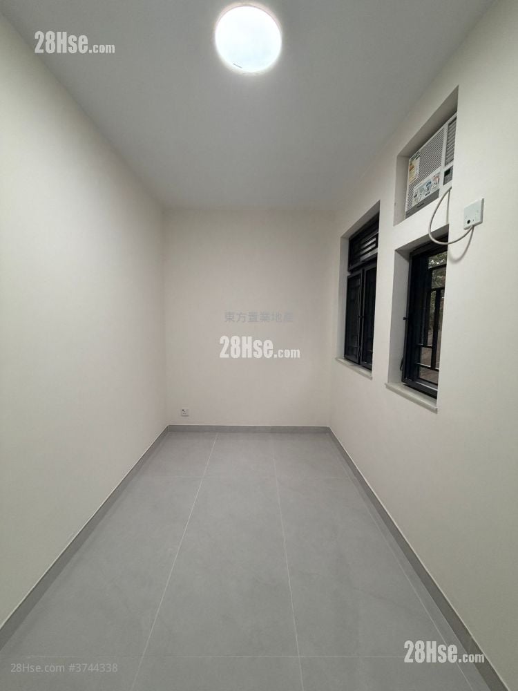 Village Rental 3 Bedrooms , 1 Bathroom 700 ft²