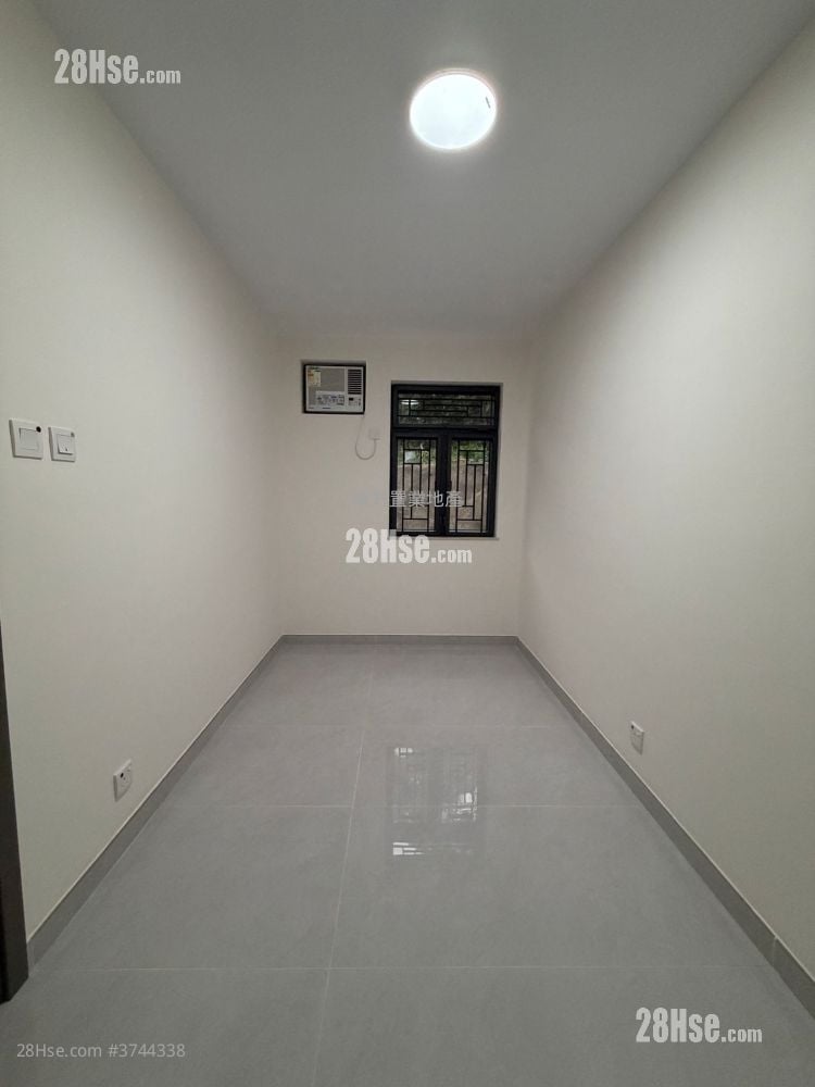 Village Rental 3 Bedrooms , 1 Bathroom 700 ft²