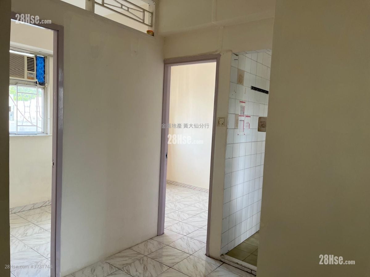 Fung Po Mansion Rental 2 Bedrooms 306 ft²