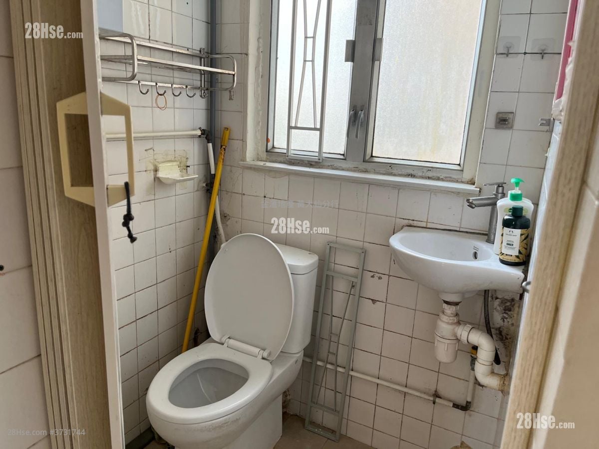 Fung Po Mansion Rental 2 Bedrooms 306 ft²