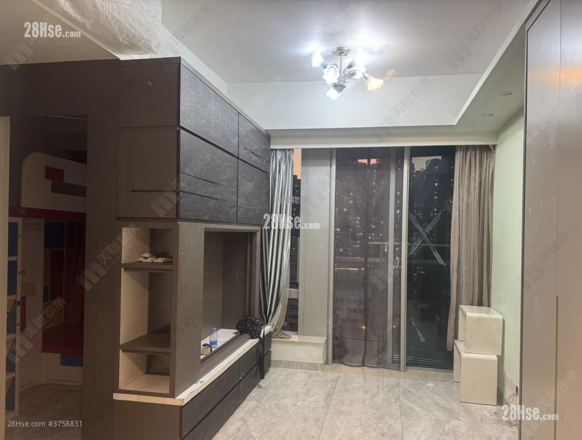 Savannah Sell 2 Bedrooms 464 ft²