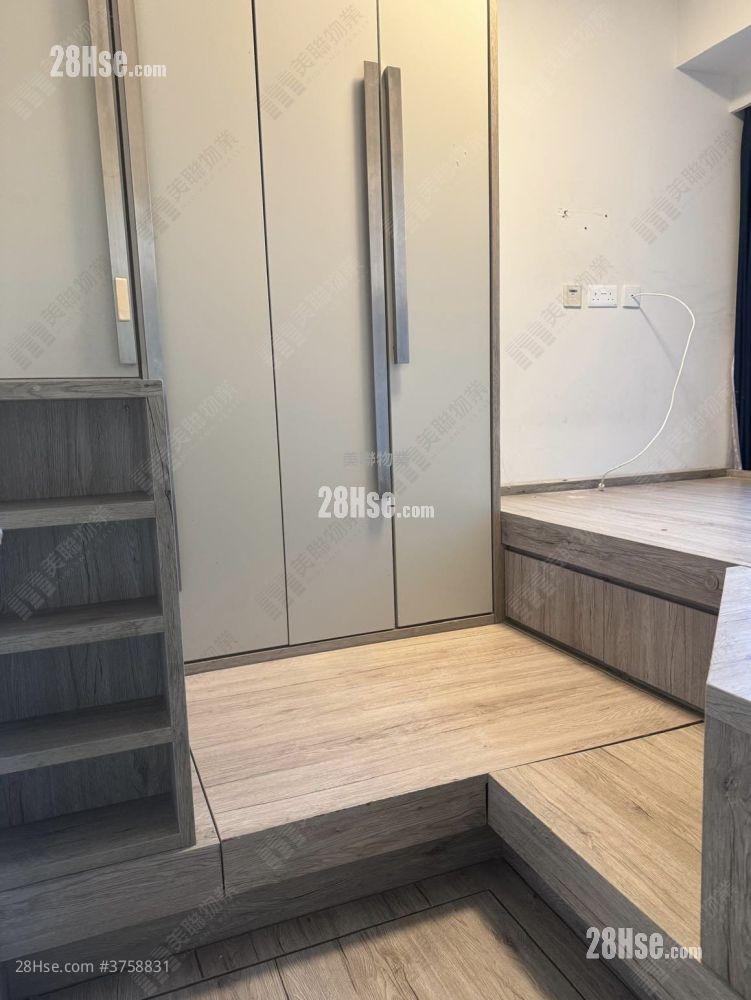 Savannah Sell 2 Bedrooms 464 ft²