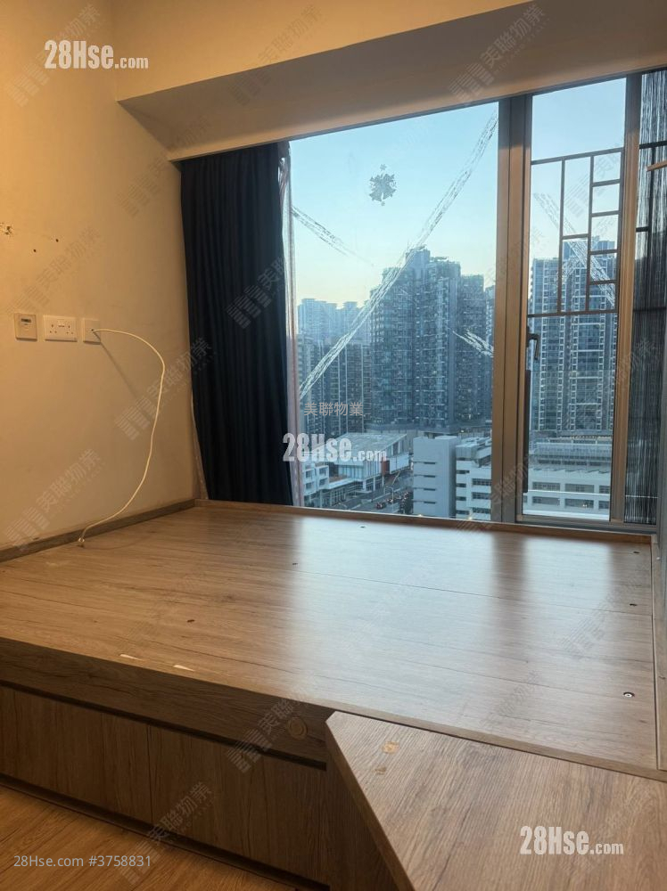 Savannah Sell 2 Bedrooms 464 ft²