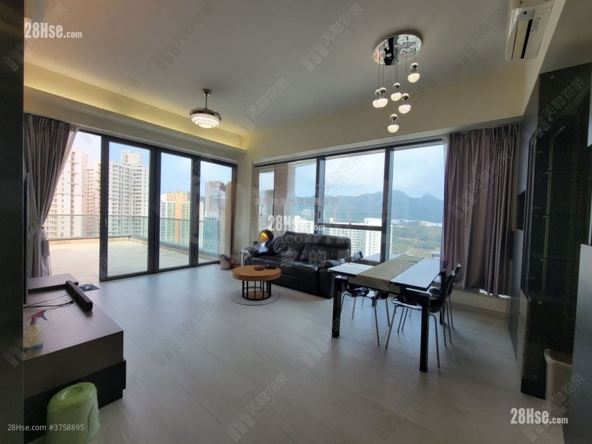 Twin Peaks Sell 4 Bedrooms 1,258 ft²