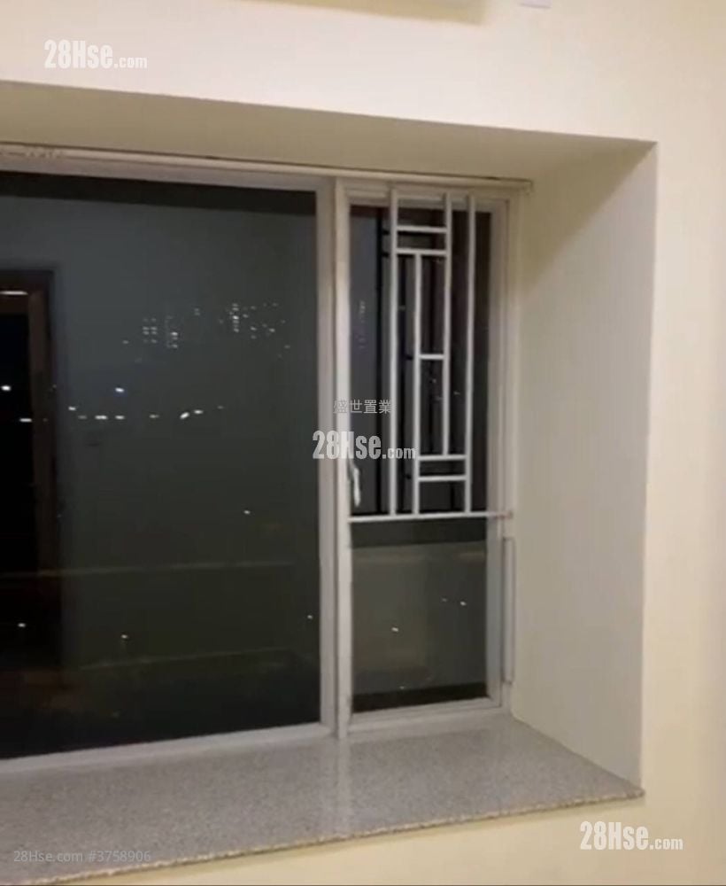 名城 售盘 4 房 , 3 浴室 842 平方尺