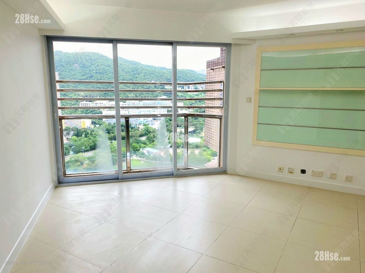Nan Fung Plaza Sell 3 Bedrooms , 2 Bathrooms 806 ft²