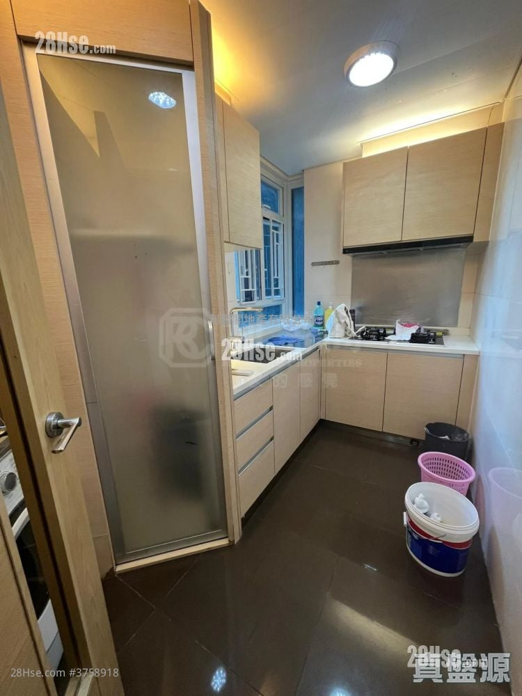 现崇山 售盘 3 房 , 2 浴室 715 平方尺