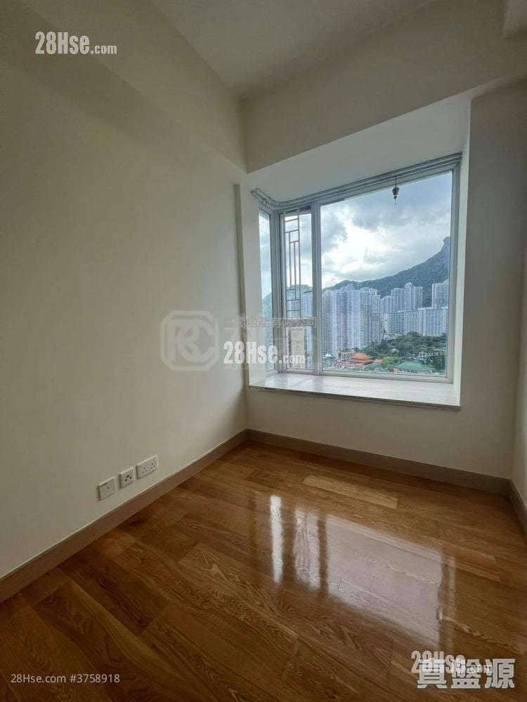 现崇山 售盘 3 房 , 2 浴室 715 平方尺