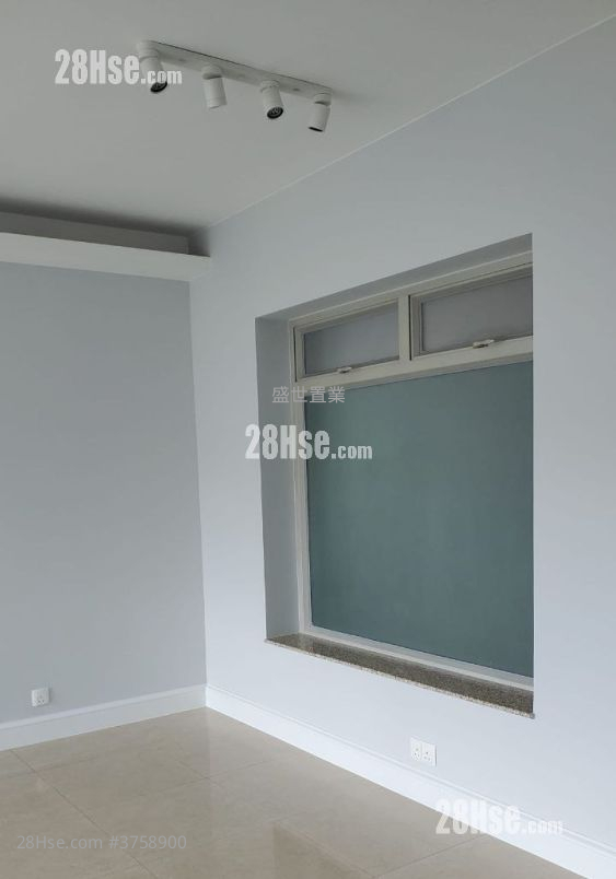 名城 售盘 4 房 , 3 浴室 785 平方尺