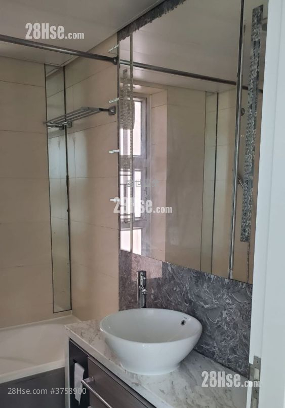 名城 售盘 4 房 , 3 浴室 785 平方尺