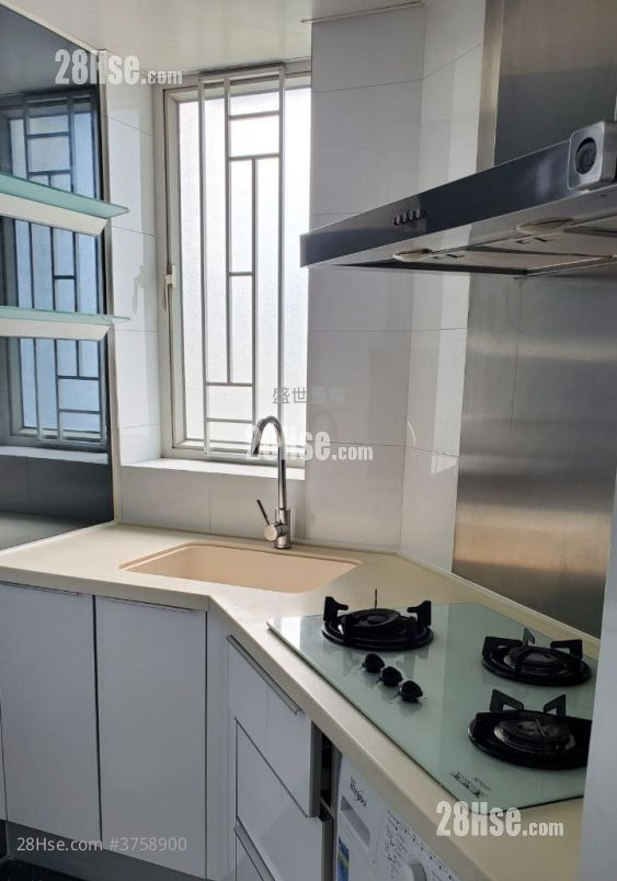 名城 售盘 4 房 , 3 浴室 785 平方尺