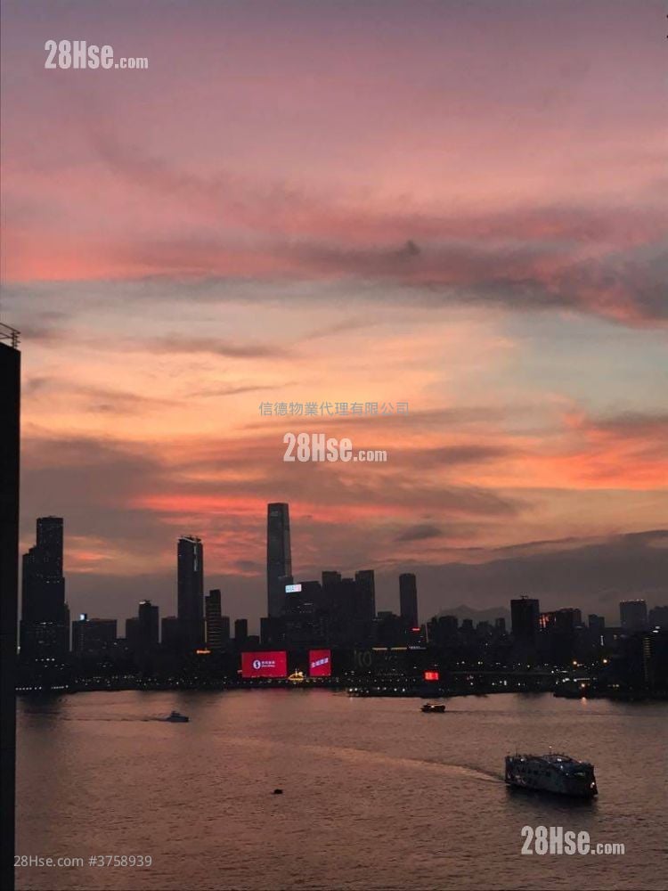 和富中心 售盘 3 房 , 2 浴室 845 平方尺