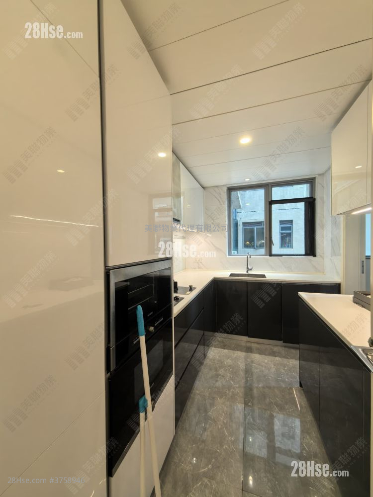 Capri 售盘 3 房 , 3 浴室 829 平方尺