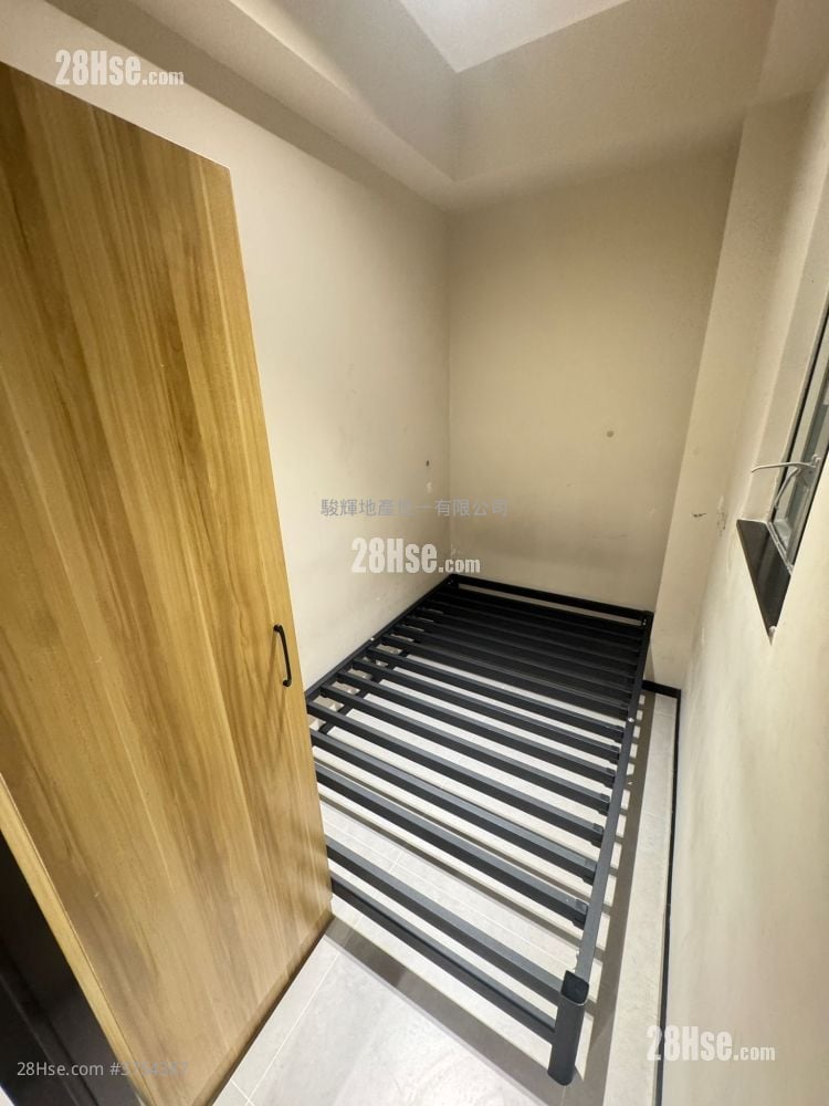 Pacific Building Rental 1 Bedroom , 1 Bathroom 150 ft²