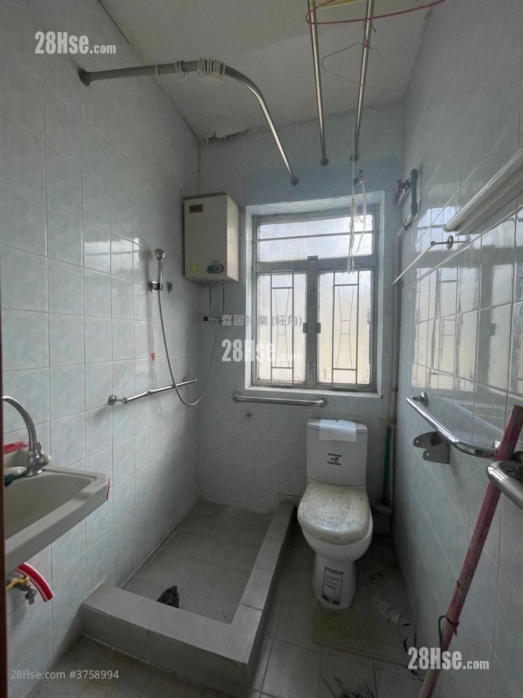 Lee Kwan Building Sell 3 Bedrooms 527 ft²