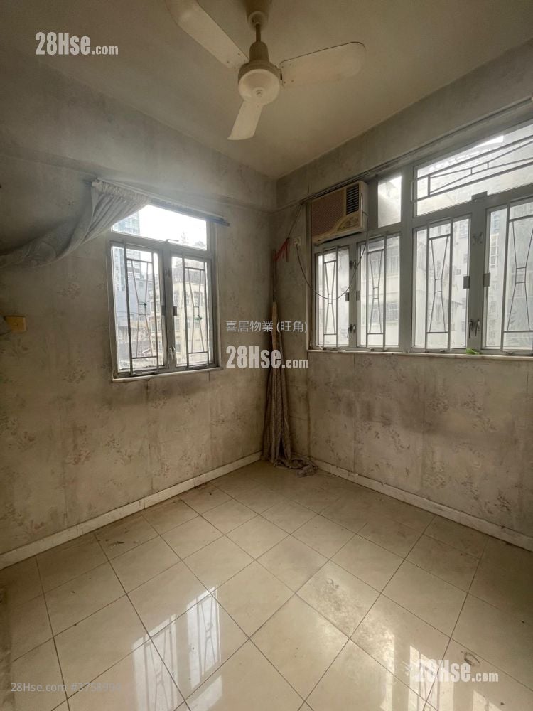 Lee Kwan Building Sell 3 Bedrooms 527 ft²