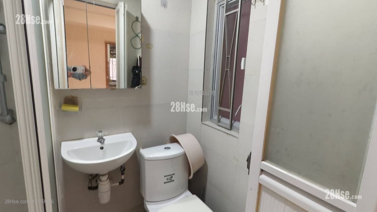 Tsuen Wan Centre Sell 1 Bedroom , 1 Bathroom 329 ft²