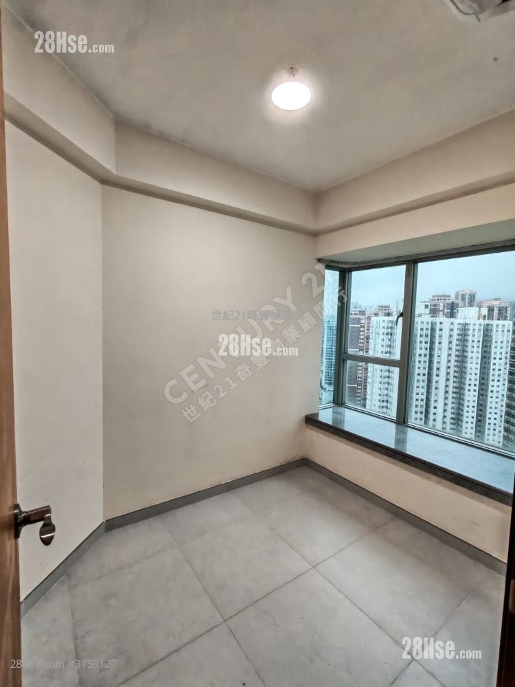 Marbella Sell 2 Bedrooms , 1 Bathroom 487 ft²