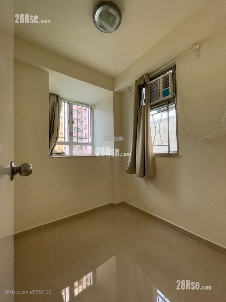 Yee Fu Building Sell 2 Bedrooms , 1 Bathroom 244 ft²