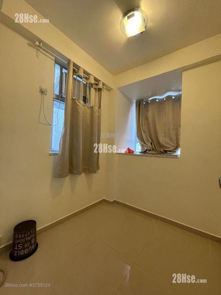 Yee Fu Building Sell 2 Bedrooms , 1 Bathroom 244 ft²