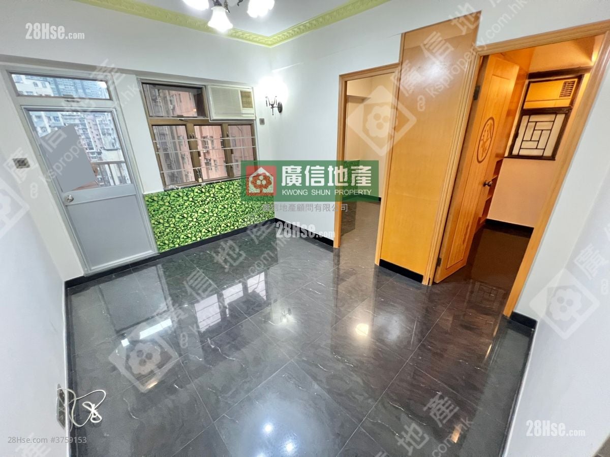 Hang Cheong Building Sell 2 Bedrooms , 1 Bathroom 393 ft²