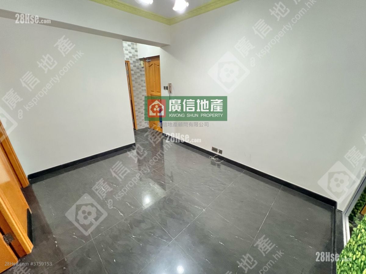 Hang Cheong Building Sell 2 Bedrooms , 1 Bathroom 393 ft²