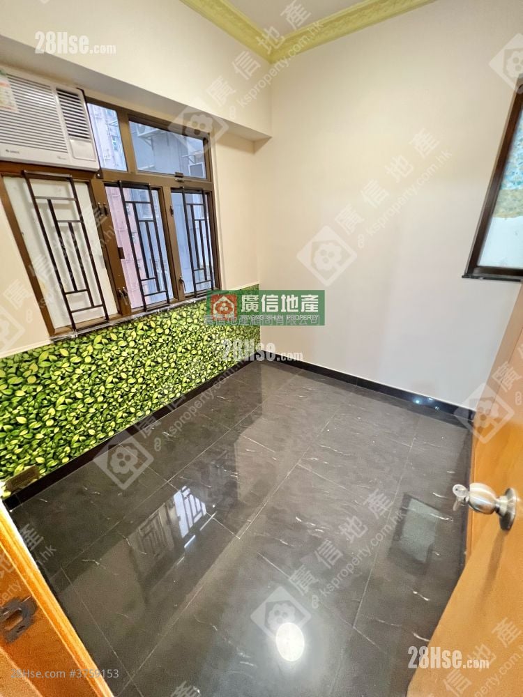 Hang Cheong Building Sell 2 Bedrooms , 1 Bathroom 393 ft²