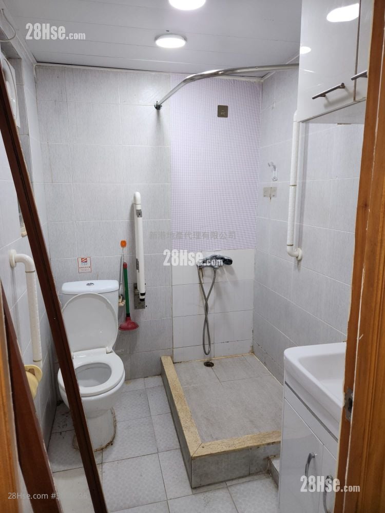 雲天大樓 租盤 3 房 , 1 浴室 465 平方呎