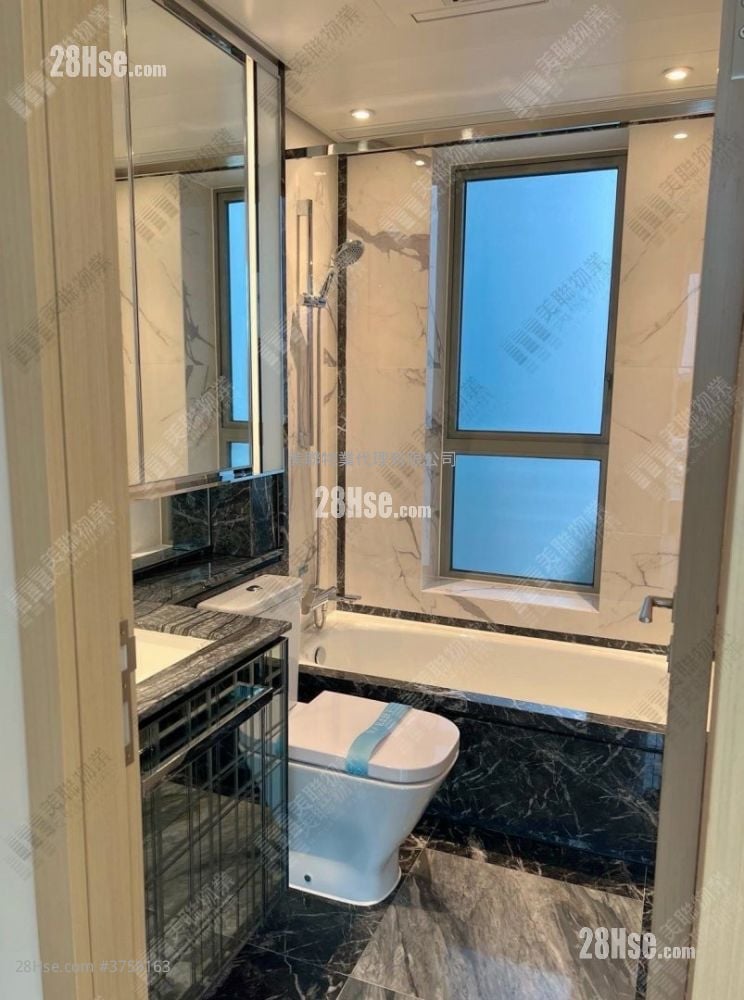 Grand Marini Sell 3 Bedrooms 785 ft²